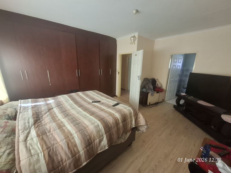 Peaceful Living in a Prime Lenville Location - Photo 7