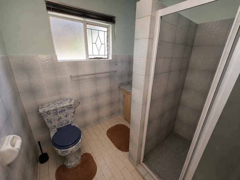 Peaceful Living in a Prime Lenville Location - Photo 9