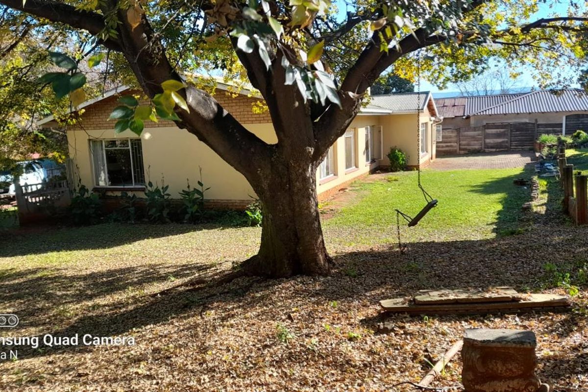 Solid Family Home with Great Potential in Sunny Ridge - Photo 5