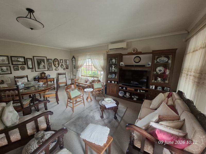 Secure, Spacious & Surprisingly Versatile – A Hidden Gem in Upper Pioneer Park - Photo 9