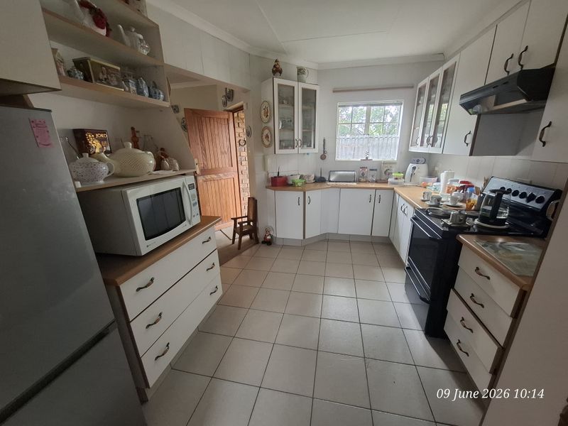 Secure, Spacious & Surprisingly Versatile – A Hidden Gem in Upper Pioneer Park - Photo 6