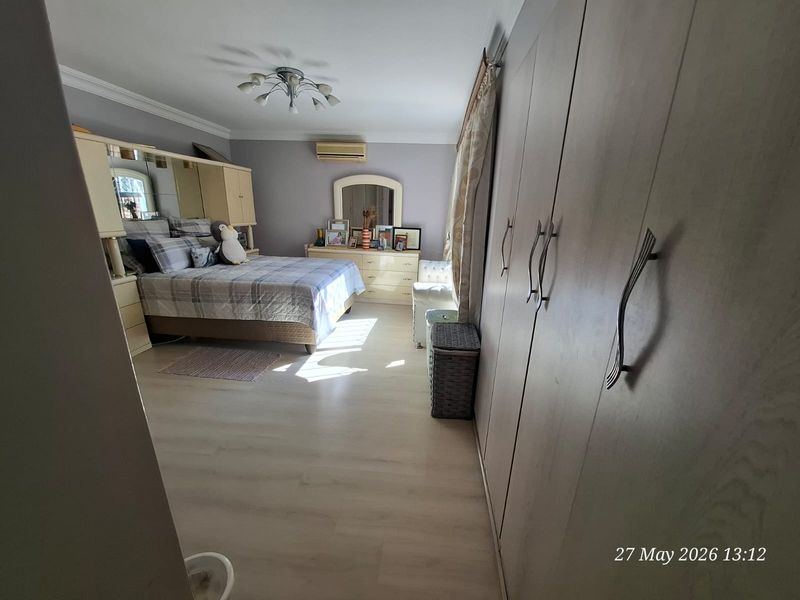 5 Bedroom Family House For Sale in Amiel Park - Photo 7
