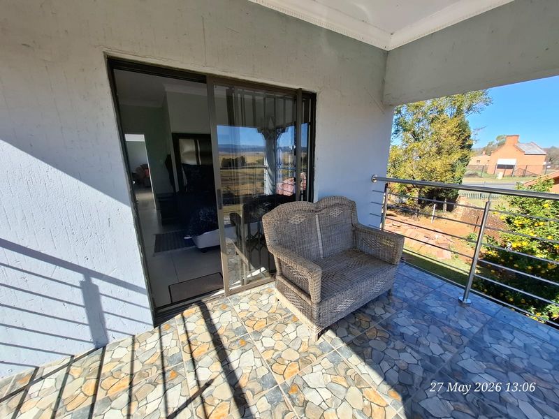 5 Bedroom Family House For Sale in Amiel Park - Photo 4