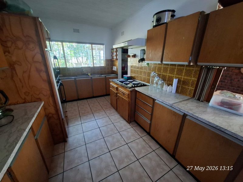 5 Bedroom Family House For Sale in Amiel Park - Photo 5