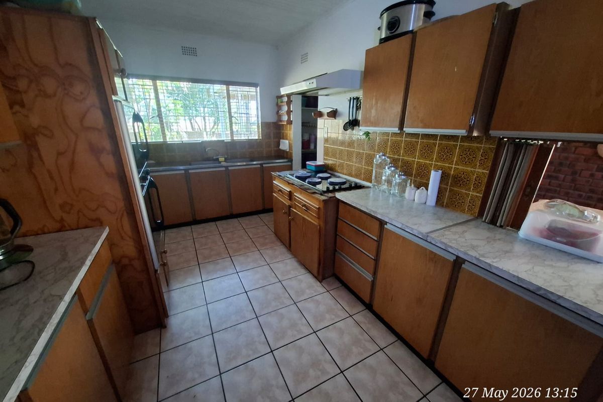 5 Bedroom Family House For Sale in Amiel Park - Photo 5