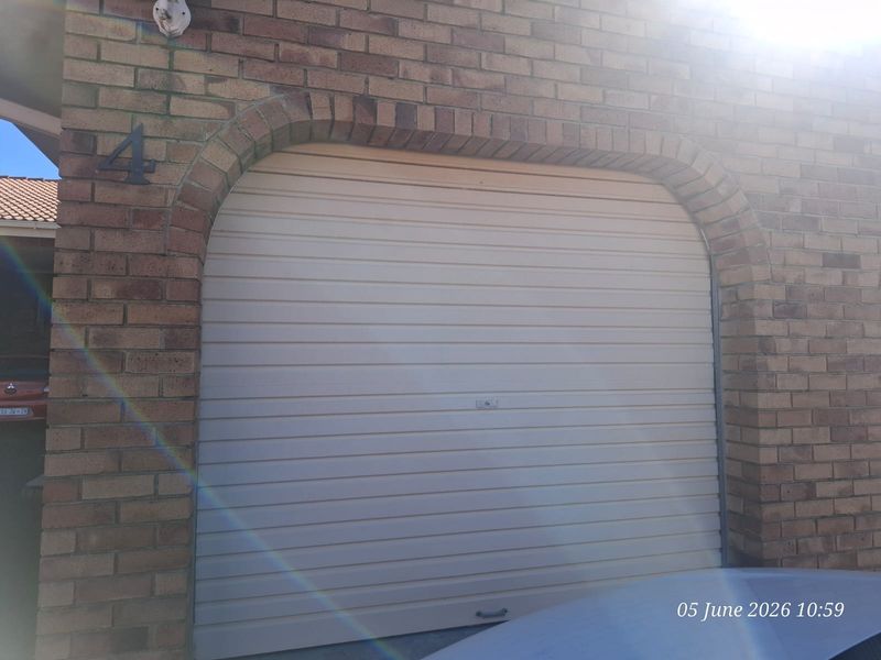 3 Bedroom Townhouse For Sale in Hutten Heights - Photo 10