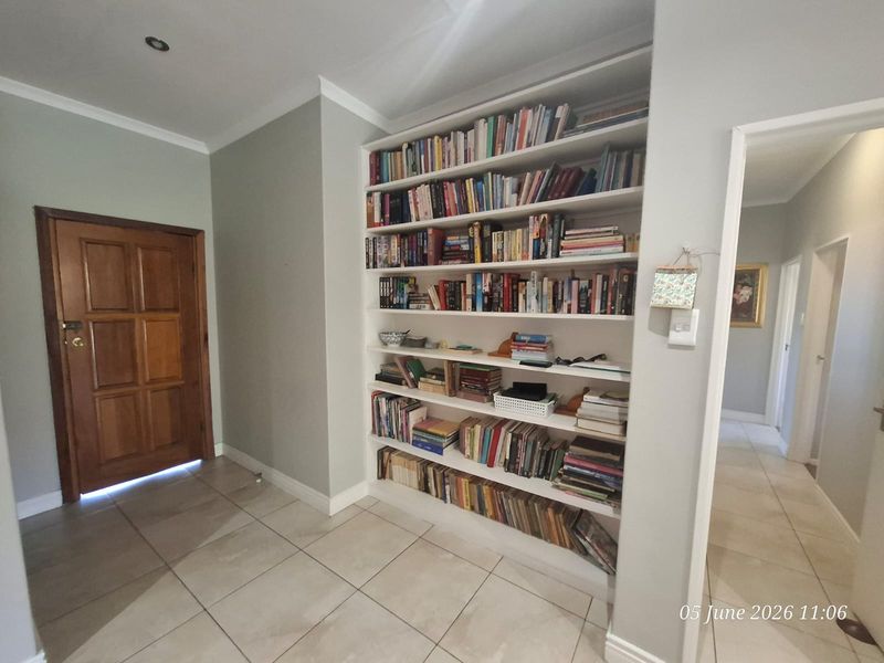 3 Bedroom Townhouse For Sale in Hutten Heights - Photo 4