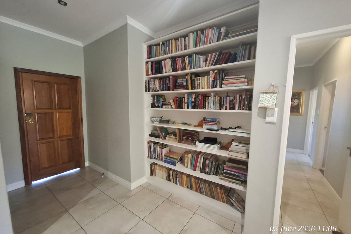 3 Bedroom Townhouse For Sale in Hutten Heights - Photo 4