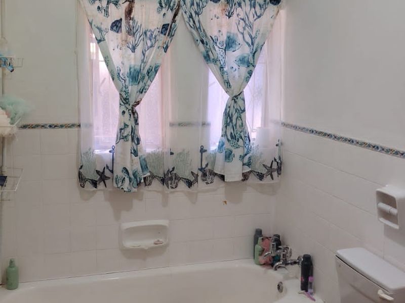 The perfect family rental in the heart of Hutten Heights —space, convenience, and comfort all in one - Photo 8