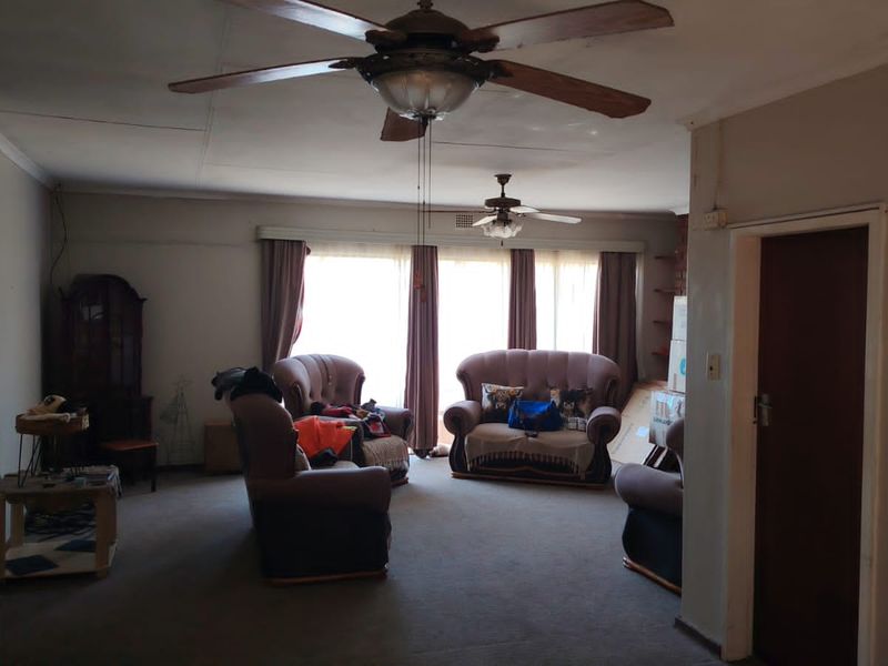 The perfect family rental in the heart of Hutten Heights —space, convenience, and comfort all in one - Photo 5