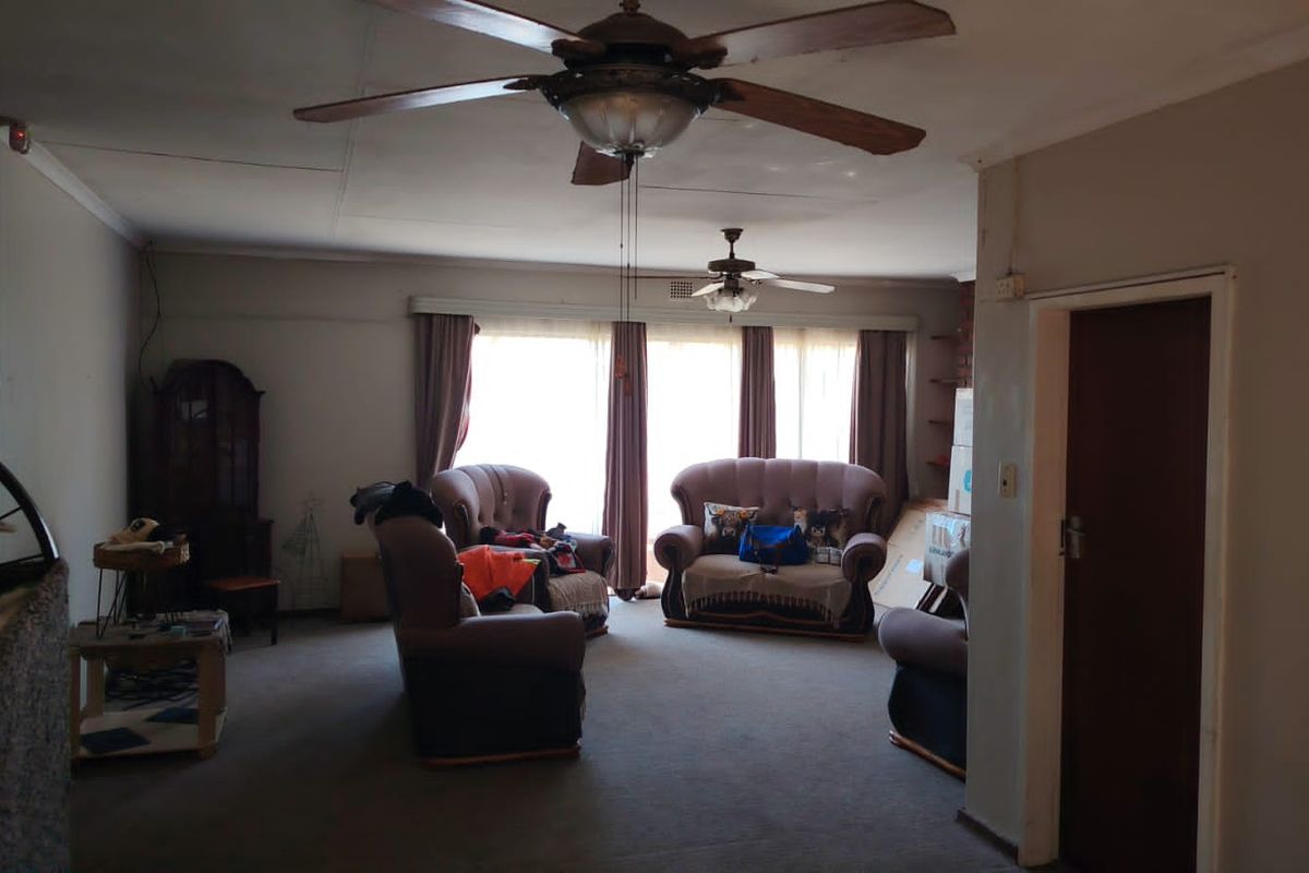 The perfect family rental in the heart of Hutten Heights —space, convenience, and comfort all in one - Photo 5