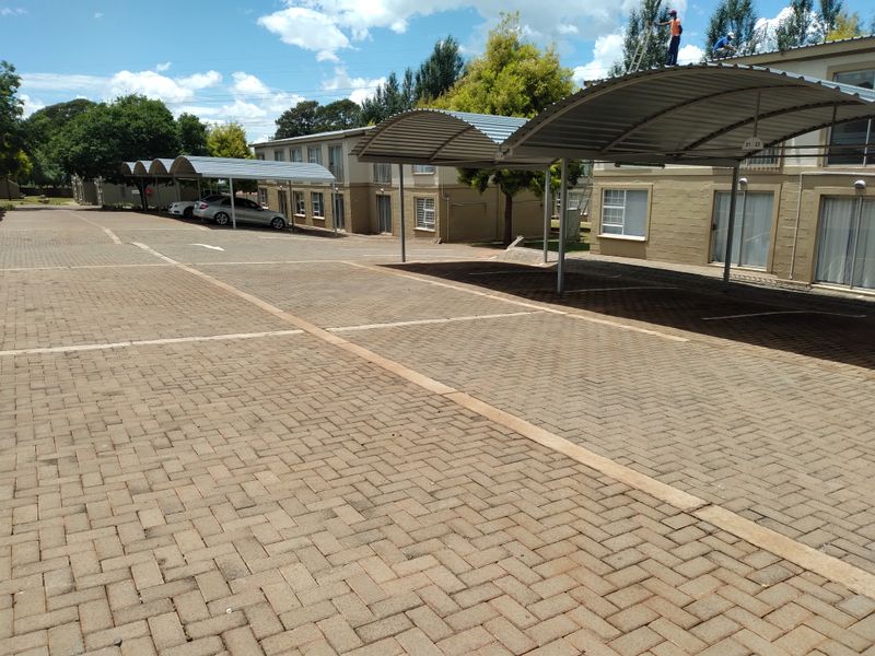 2 Bedroom Flat for sale in Secure Complex in Sunny Ridge - Photo 9