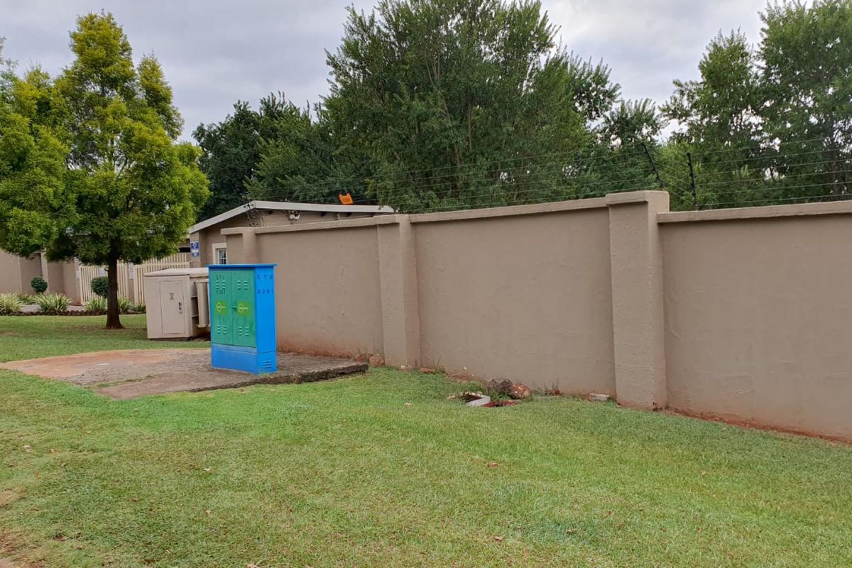2 Bedroom Flat for sale in Secure Complex in Sunny Ridge - Photo 3