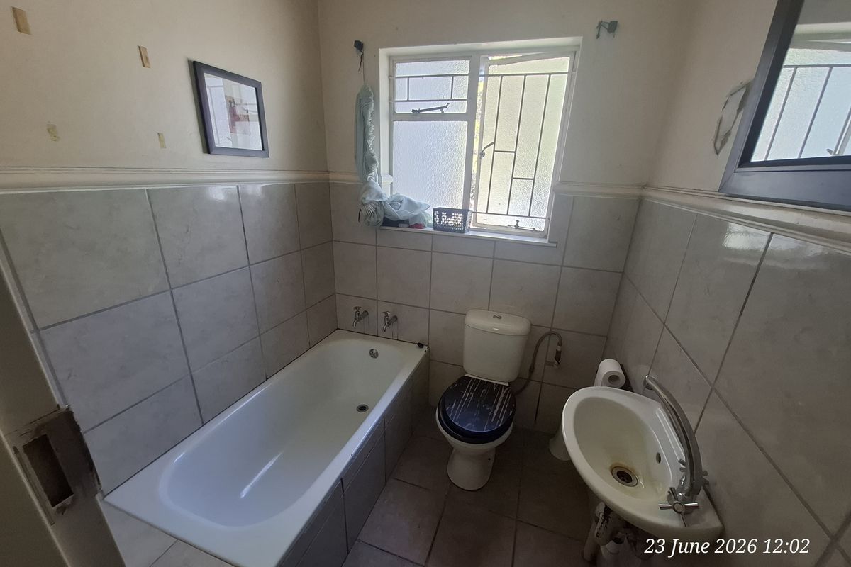 Aviary Hill Family Home with Space, Potential & Endless Possibilities! - Photo 5