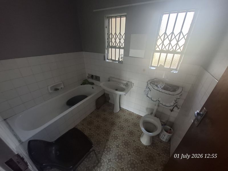 A Home Full of Potential in the Heart of Hutten Heights! - Photo 9