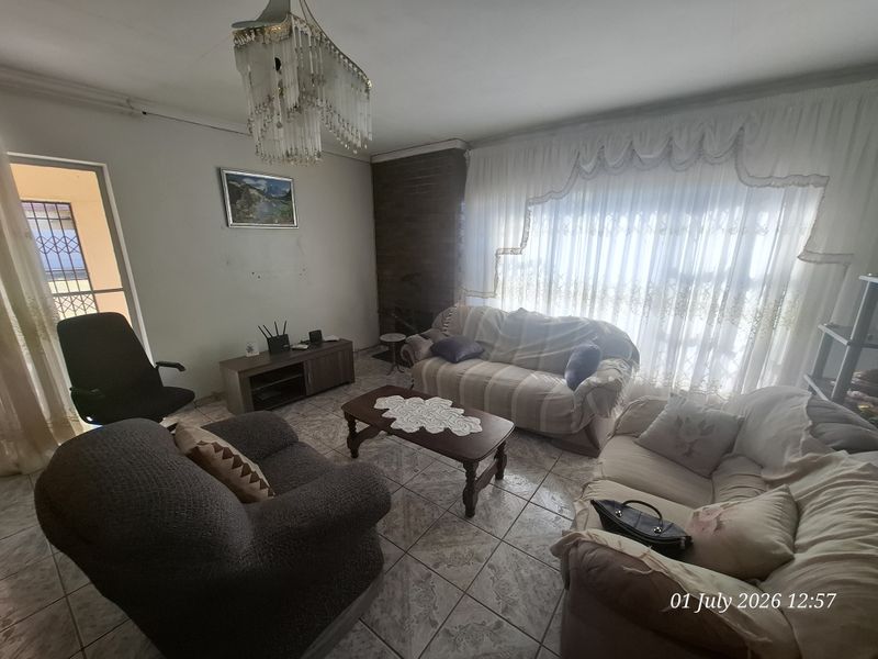A Home Full of Potential in the Heart of Hutten Heights! - Photo 2