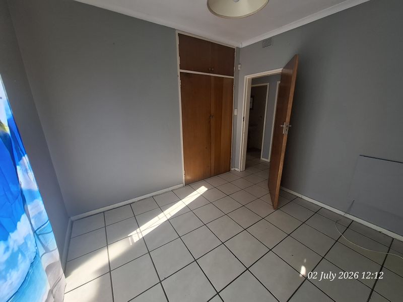 Spacious Family Home to Rent in Peaceful Amiel Park - Photo 8