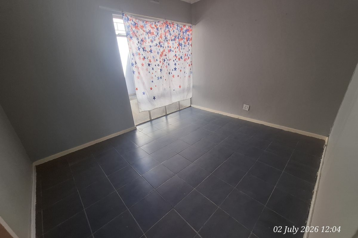 Spacious Family Home to Rent in Peaceful Amiel Park - Photo 5