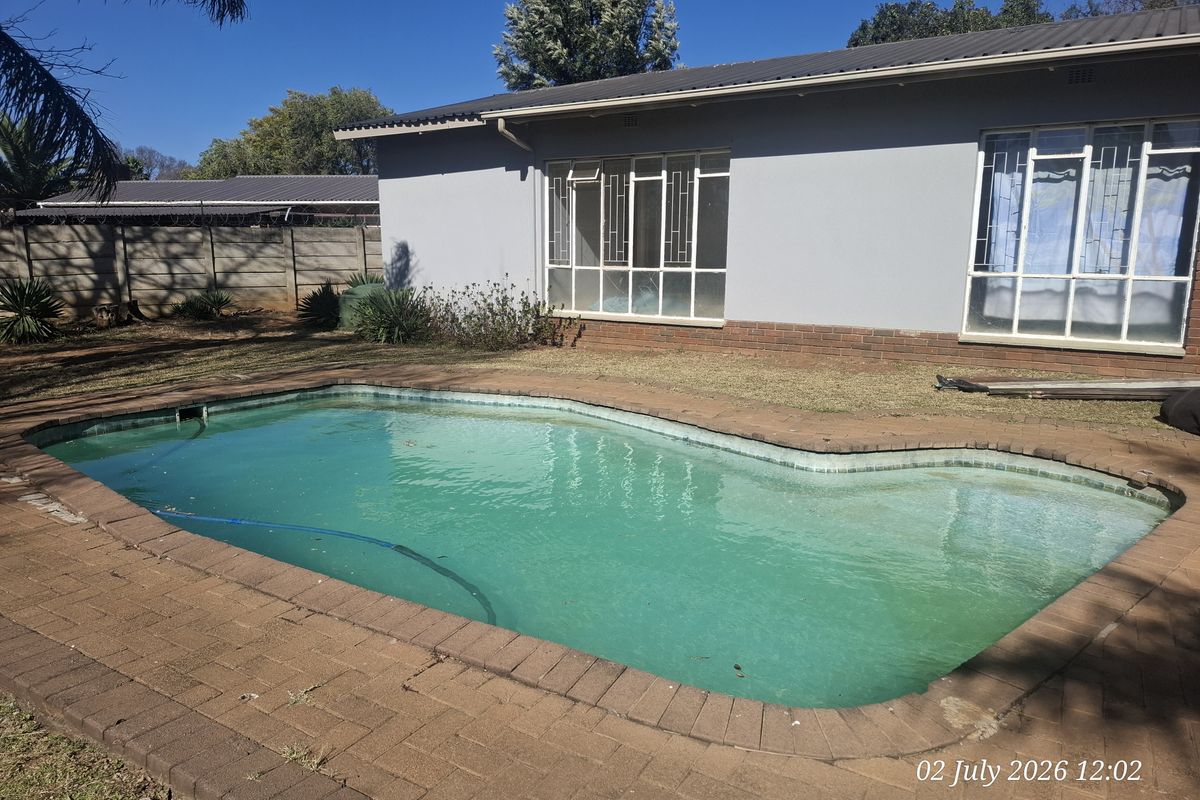 Spacious Family Home to Rent in Peaceful Amiel Park - Photo 2