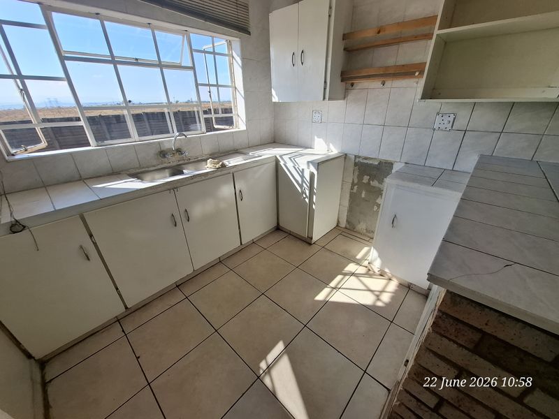 Escape the Noise – Peaceful 2-Bedroom Units to Rent on the R34 Iscor Road - Photo 9