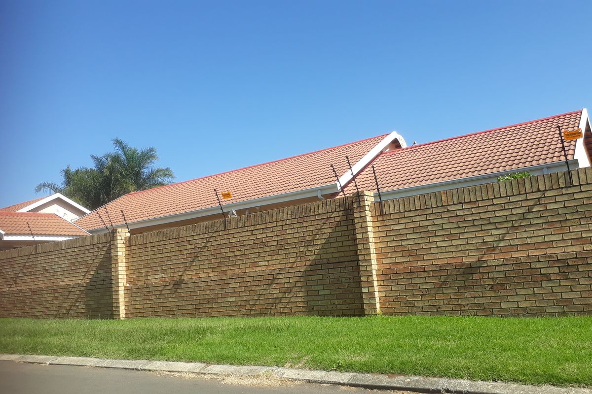 Investment Townhouse for Sale in Upper Pioneer Park | Tenanted Property with Immediate Rental Income - Photo 2