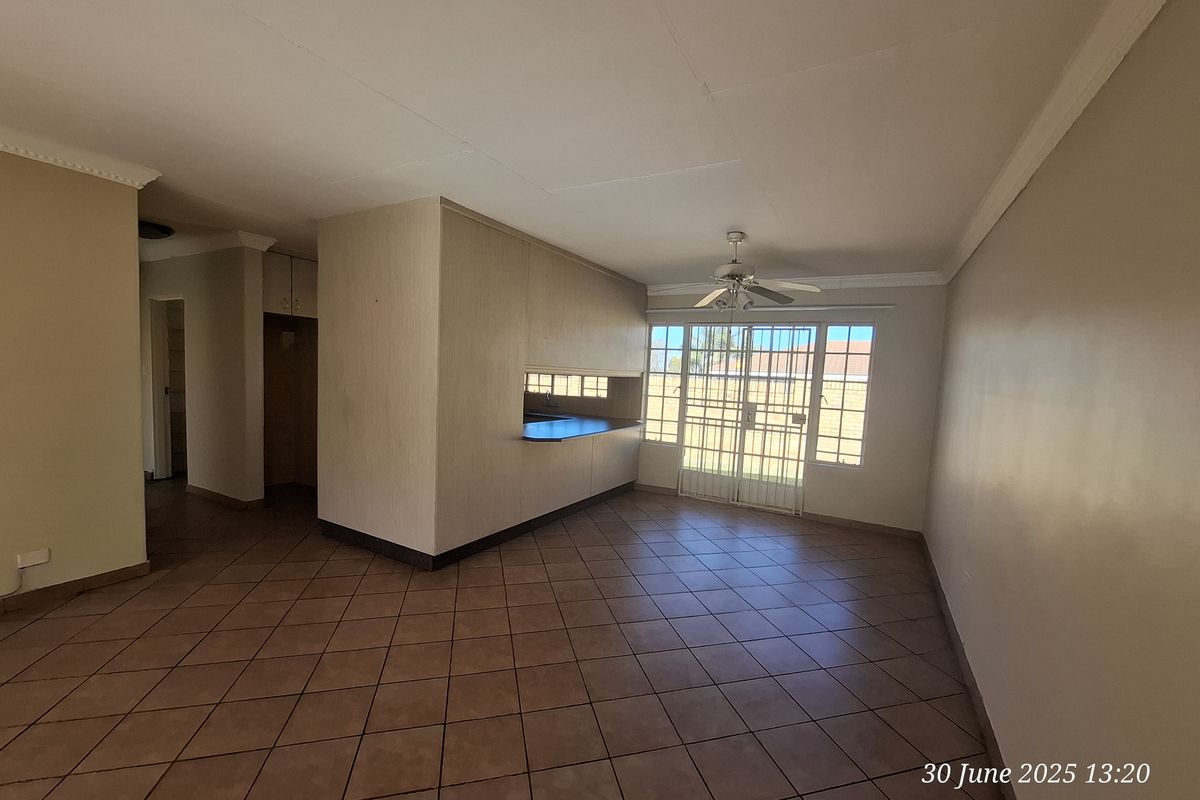 Investment Townhouse for Sale in Upper Pioneer Park | Tenanted Property with Immediate Rental Income - Photo 4