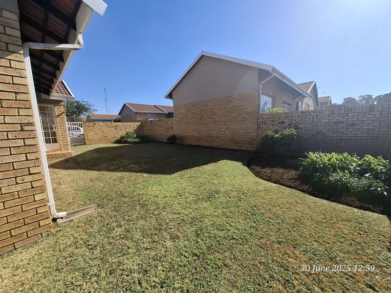 Investment Townhouse for Sale in Upper Pioneer Park | Tenanted Property with Immediate Rental Income - Photo 3