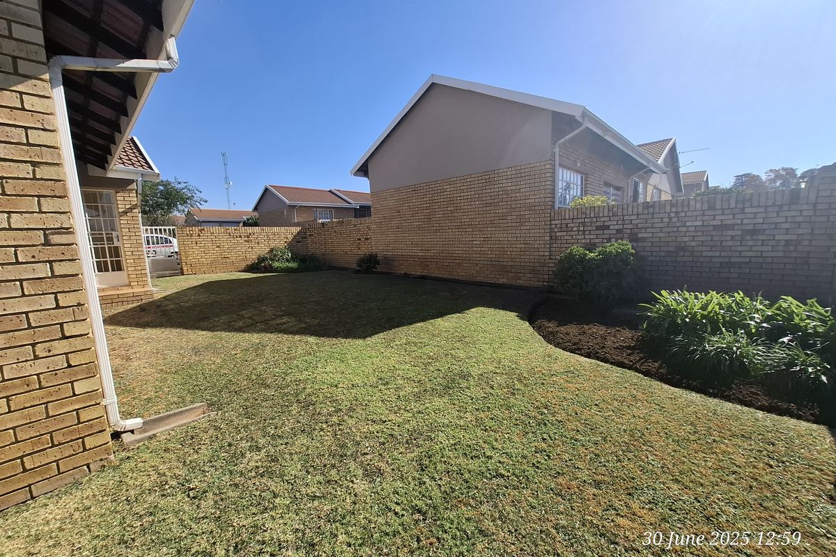 Investment Townhouse for Sale in Upper Pioneer Park | Tenanted Property with Immediate Rental Income - Photo 3