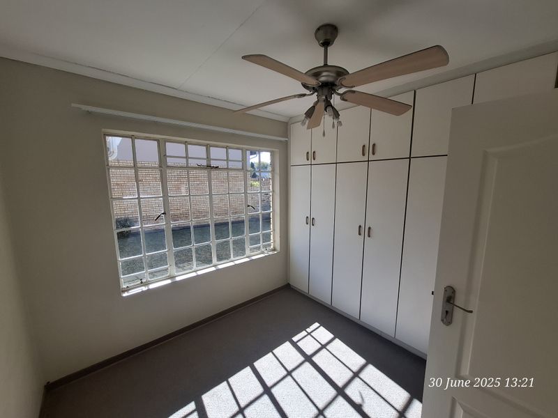 Investment Townhouse for Sale in Upper Pioneer Park | Tenanted Property with Immediate Rental Income - Photo 7