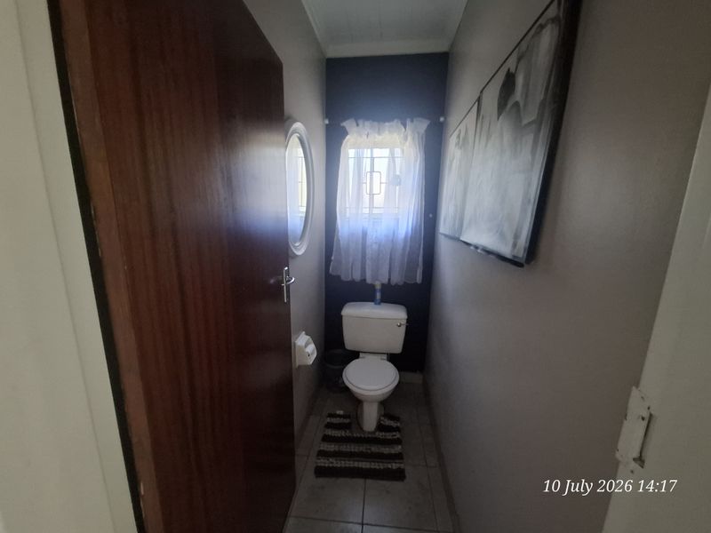 3 Bedroom Family Home for Sale in Upper Pioneer Park | Corner Stand | Excellent Location - Photo 10