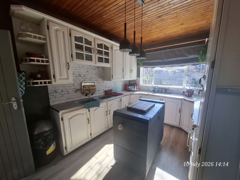 3 Bedroom Family Home for Sale in Upper Pioneer Park | Corner Stand | Excellent Location - Photo 6