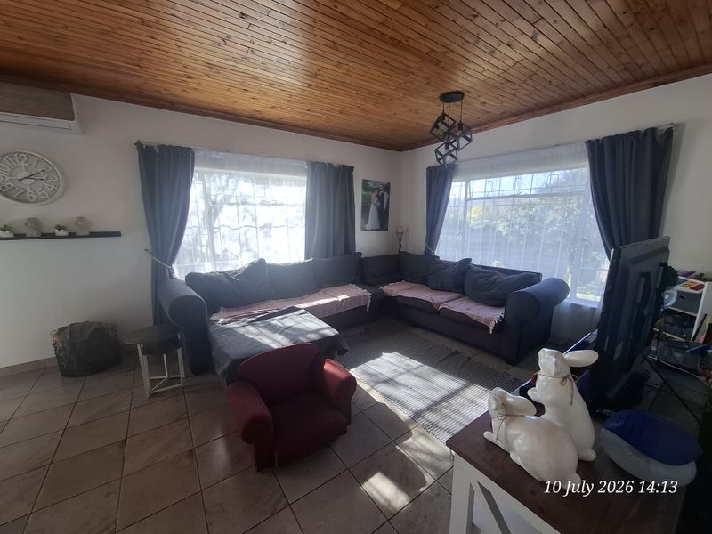 3 Bedroom Family Home for Sale in Upper Pioneer Park | Corner Stand | Excellent Location - Photo 3