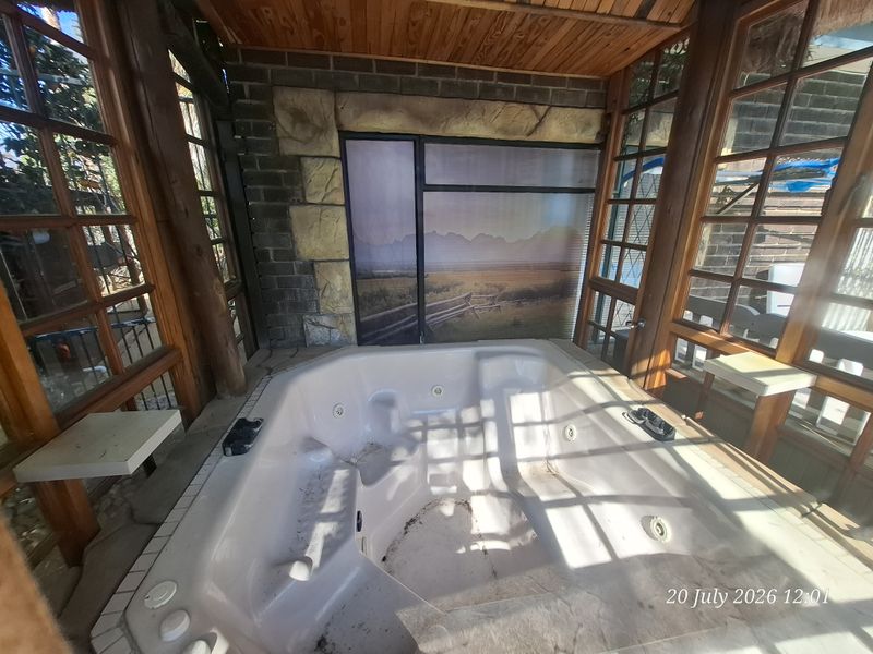 Spacious Family Home with Fantastic Entertainment Area in Pioneer Park - Photo 5