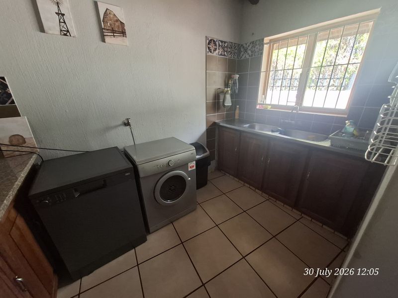 Your Dream Rental Awaits – Stunning 4 Bedroom Home with Pool and Lapa - Photo 8