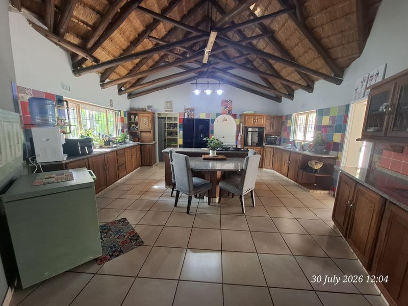 Your Dream Rental Awaits – Stunning 4 Bedroom Home with Pool and Lapa - Photo 7