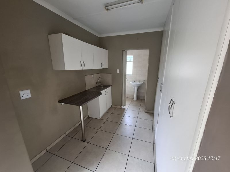 Neat, Pet-Friendly Granny Flat Close to Drakensberg Primary - Photo 5