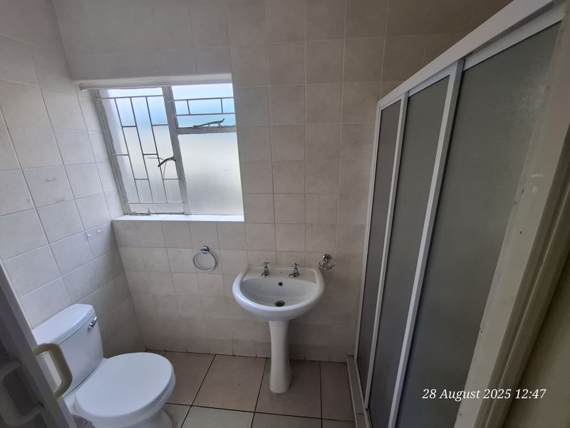 Neat, Pet-Friendly Granny Flat Close to Drakensberg Primary - Photo 6