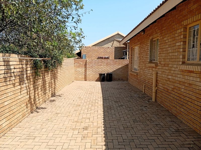 Townhouse For Sale In Bela Bela - Photo 7