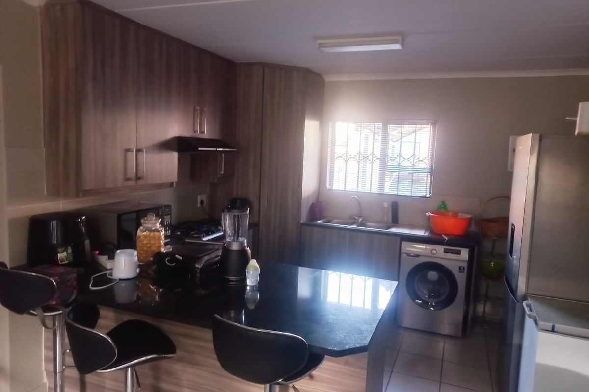 ********CENTURY 21 IS PROUD TO PRESENT***** - Photo 4