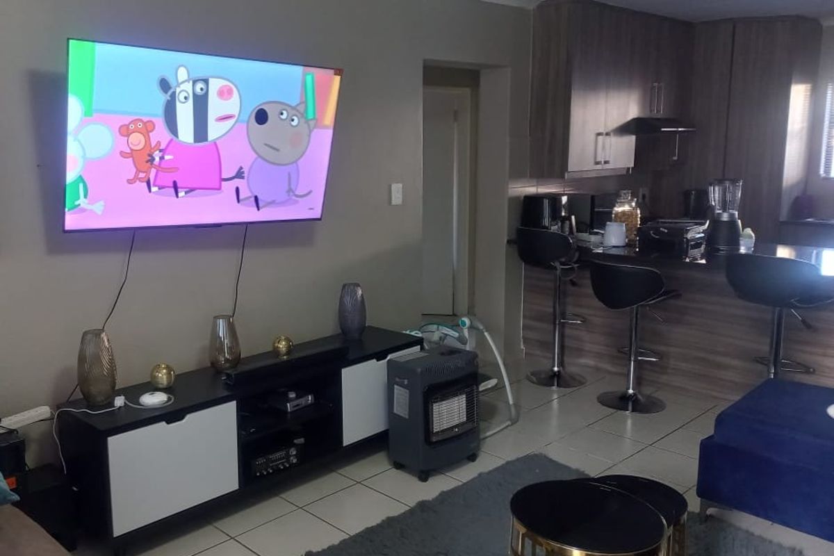 ********CENTURY 21 IS PROUD TO PRESENT***** - Photo 3