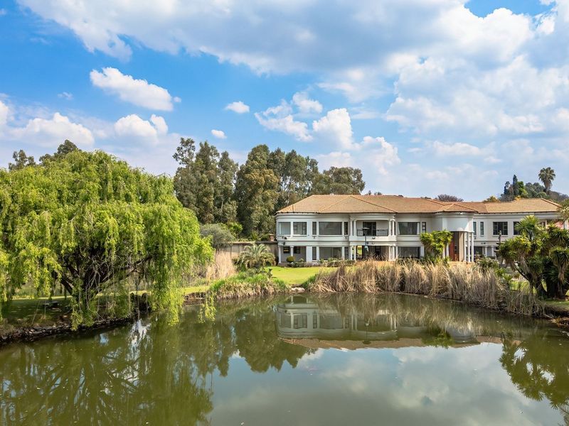 An Exceptional Estate for the Discerning Buyer - Photo 4