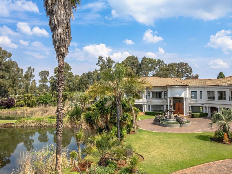 An Exceptional Estate for the Discerning Buyer - Photo 3