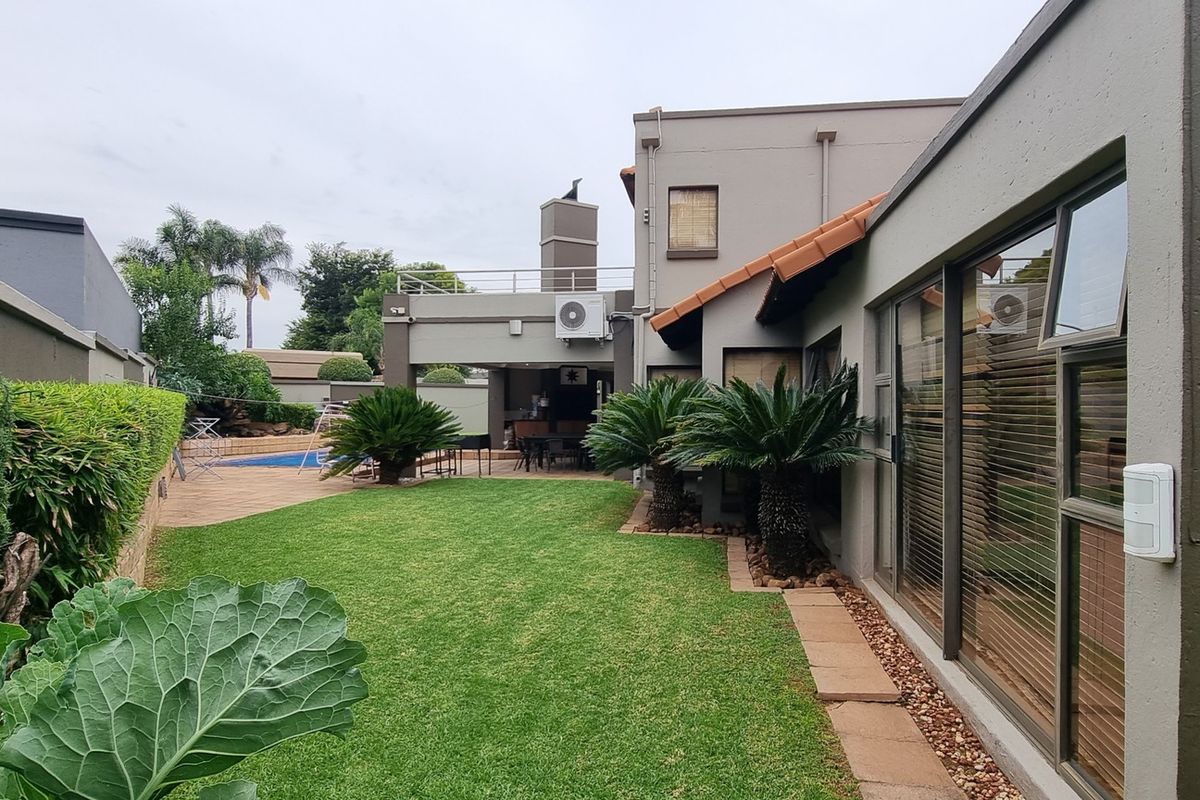 House For Sale In Boksburg - Photo 2