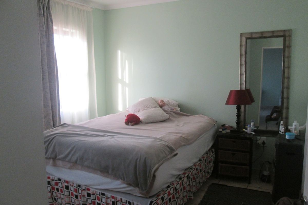 Modern Two-Bedroom First-Floor Apartment in Witfield - Photo 4