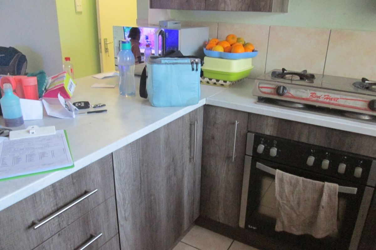 Modern Two-Bedroom First-Floor Apartment in Witfield - Photo 2