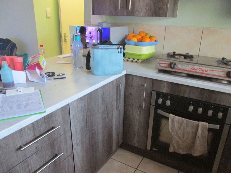 Modern Two-Bedroom First-Floor Apartment in Witfield - Photo 2