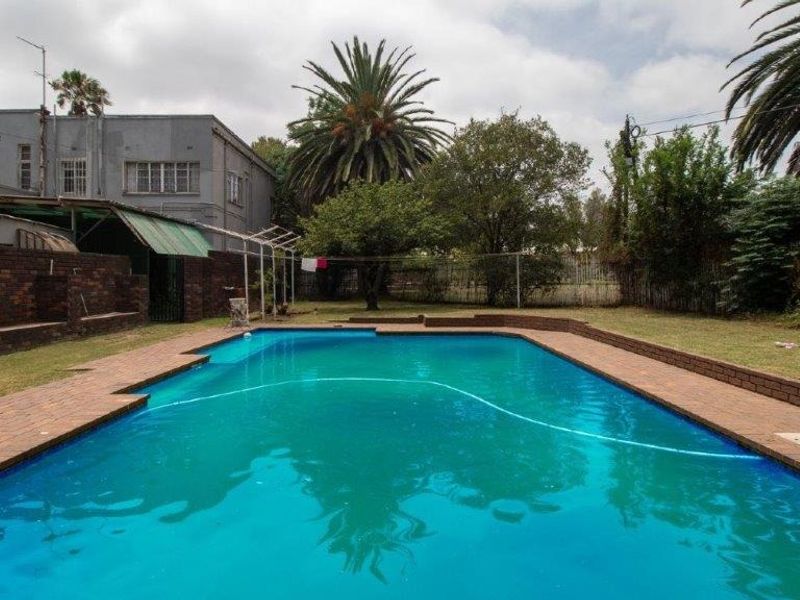 A HOME FOR THE BIG FAMILY IN WEBBER, GERMISTON. IDEAL FOR BUSINESS OFFICES. - Photo 3