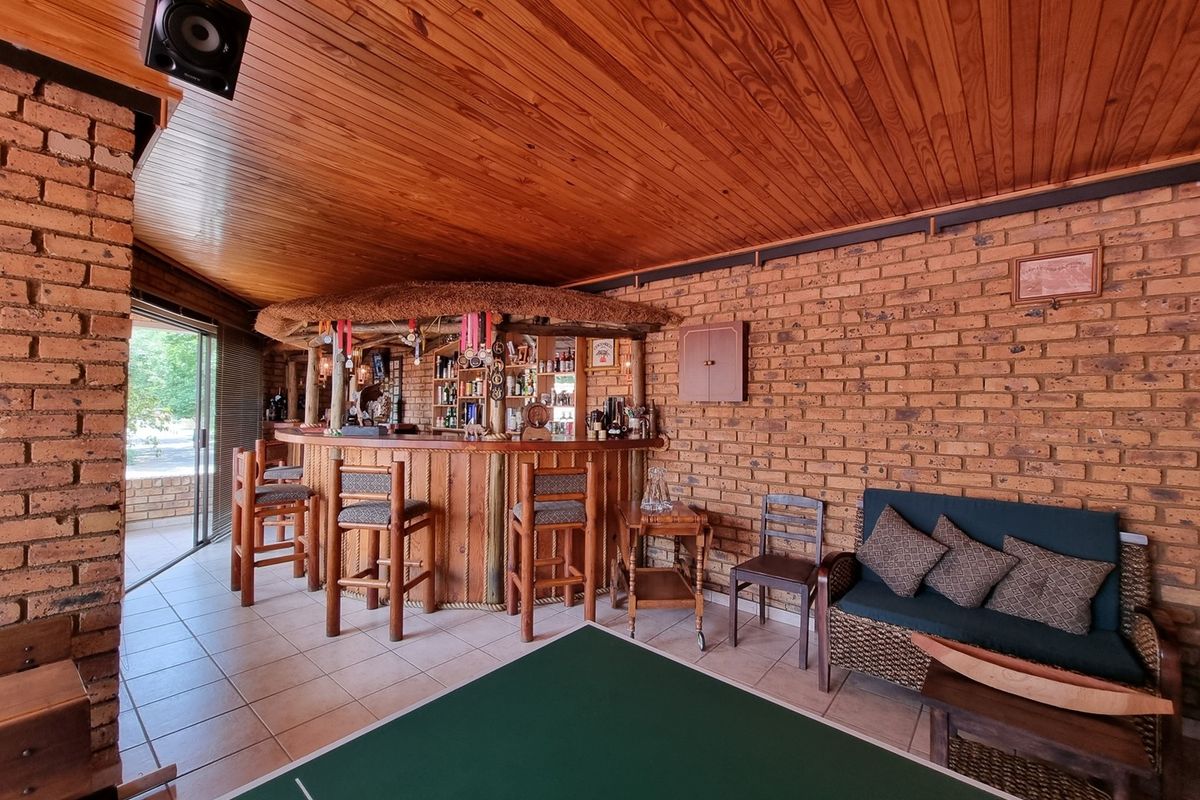 Spacious Multi-Home Property with Endless Potential – Ideal for Big Families or Savvy Investors! - Photo 5
