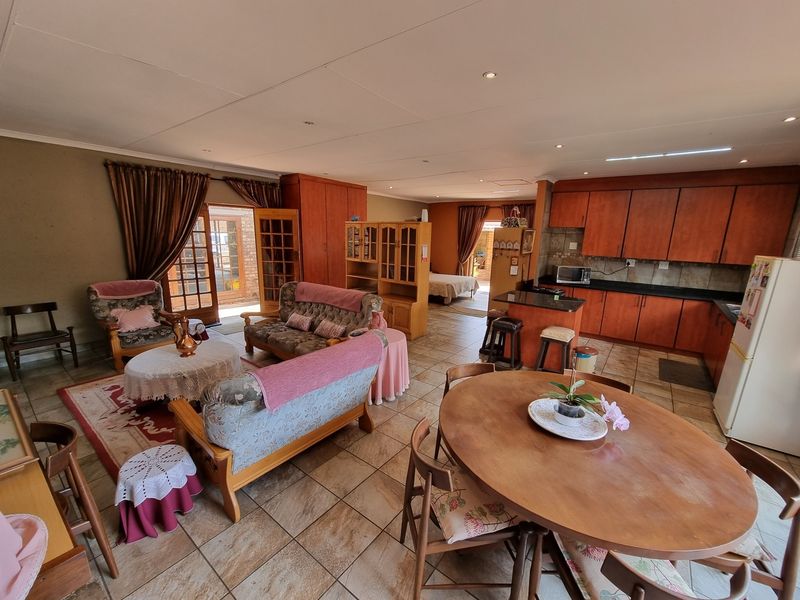 Spacious Multi-Home Property with Endless Potential – Ideal for Big Families or Savvy Investors! - Photo 10