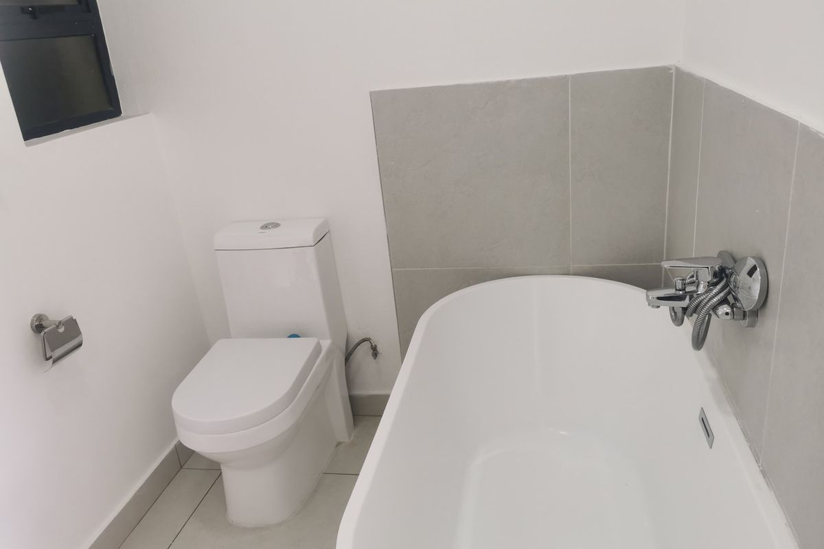 Beautiful Ultra-Modern Apartment in Witfield – FOR SALE - Photo 4